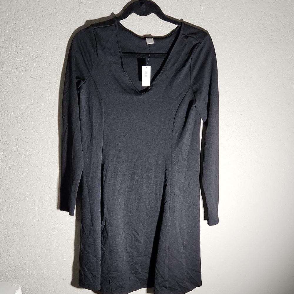 Old Navy Dress size M Black Long Sleeve v neck dress